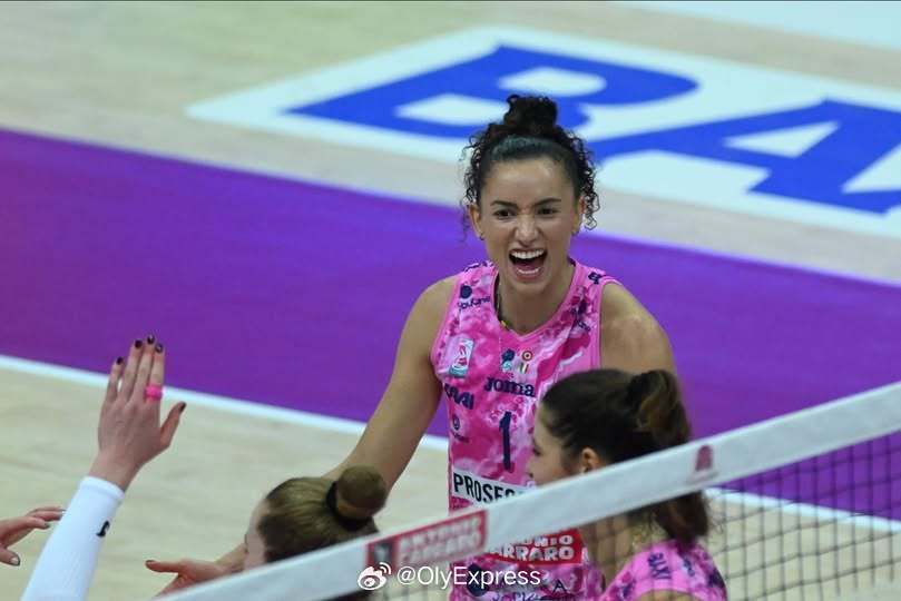 【科内通报加比伤情】国际排坛动态 在季后赛首回合比赛中意外受伤的加比，当晚就在医