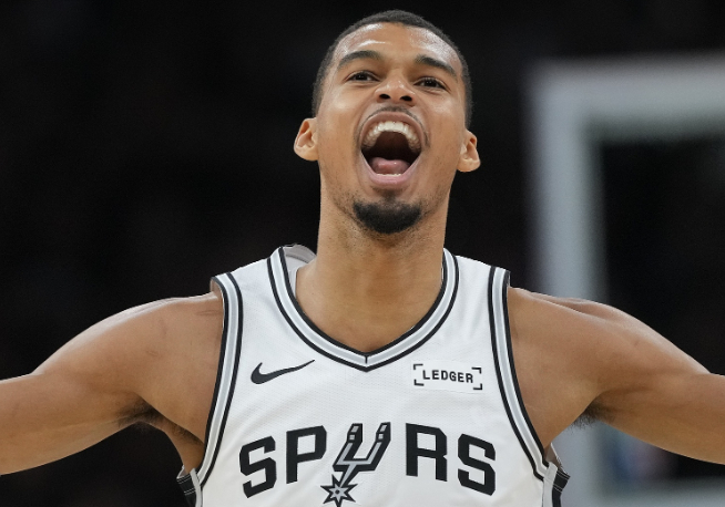 近日，前NBA球员肯德里克·帕金斯在《Scoop B Radio》播客节目中，谈