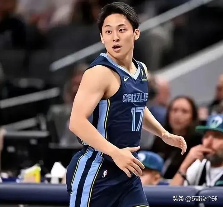 不比不知道！接下来中国和日本各有两名NBA球员，谁能打出名堂？

1.中国两名球