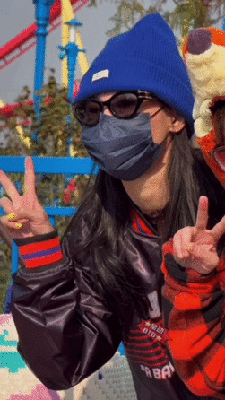 不得不说张柏芝的私服品味真的很在线，简简单单的运动装都能穿出高级感，墨镜一戴瞬间