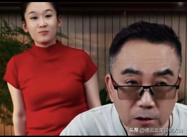 有人在网上问海河战神杨老五：“你和大衣哥谁更有钱呀？”杨老五乐了，说道：“当然是