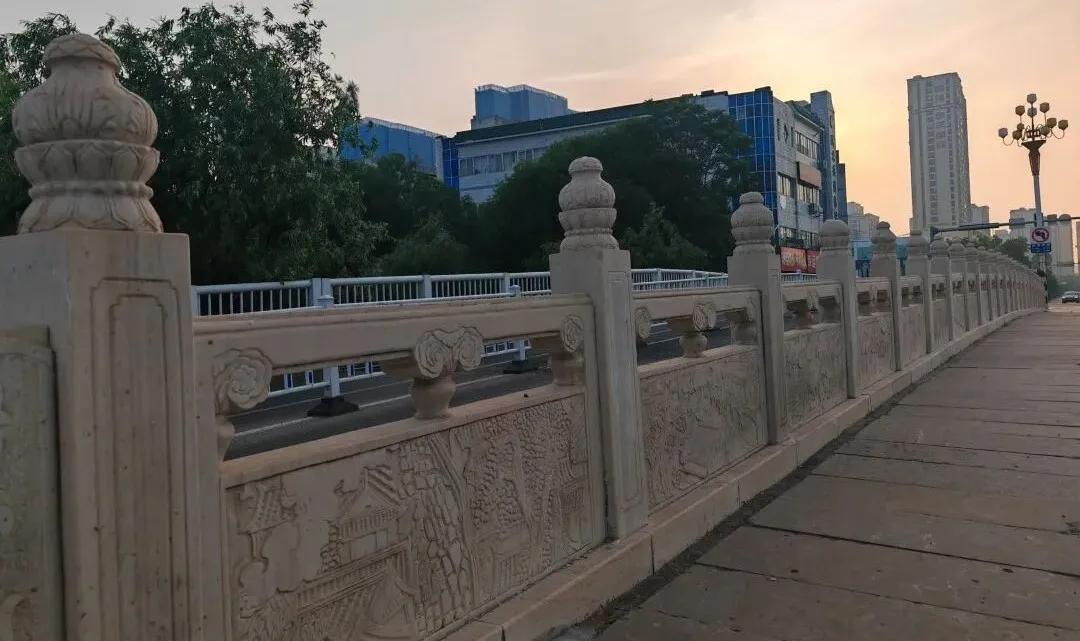 你知道吗？聊城最早的桥其实藏在闸口！早在元代，这里就是通济桥，王冕夜宿聊城时，船