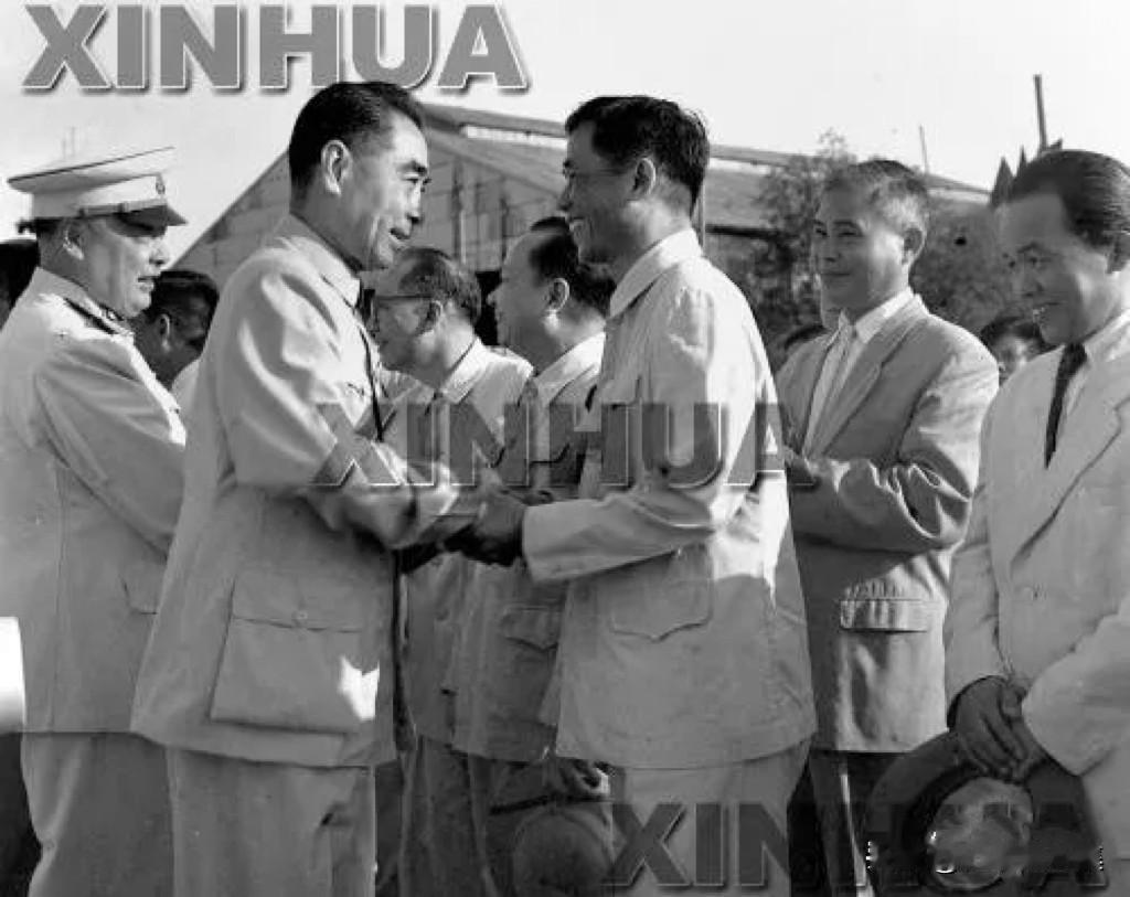 【周总理历史上的今天——5月14日】
1960年5月14日早晨7时30分，周恩来