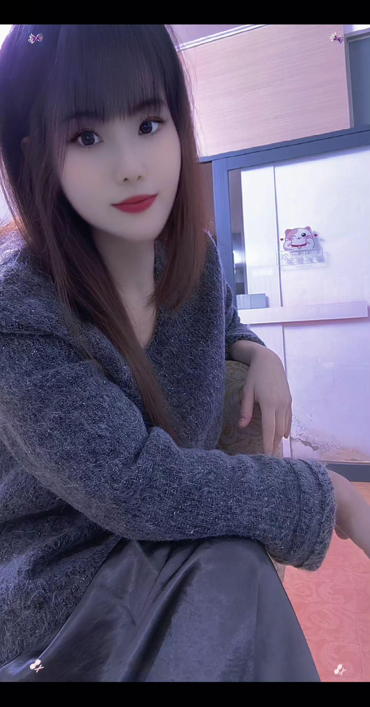 从容于心，淡定于行，成熟的人不争不抢，自有岁月打赏。