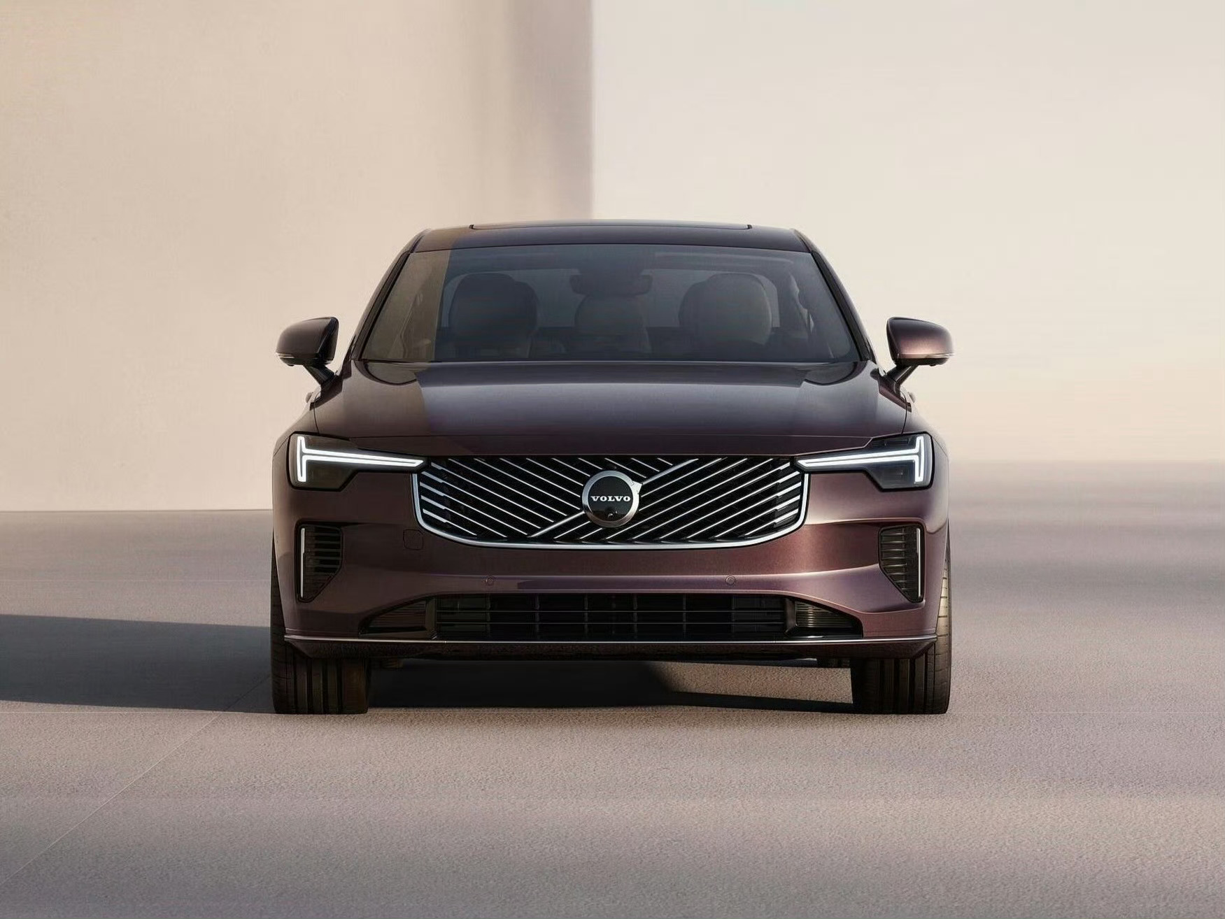 新沃尔沃 S90 这个前脸深得我心，简洁、克制、高级。 ​​​