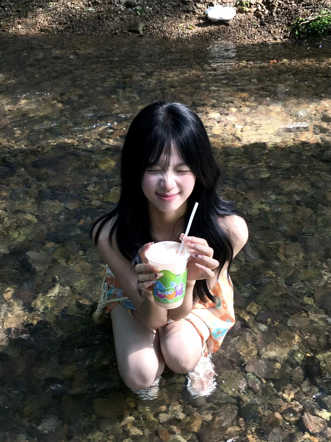 小溪里的夏天✧⁺🍊˚◟✦🥕⟡