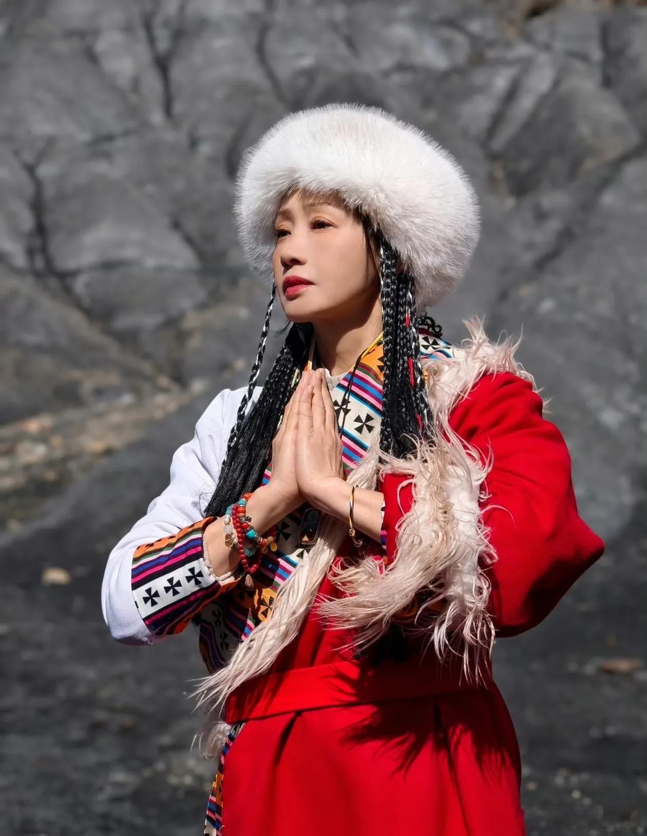 黄慧颐直接开怼：拿不出证据，你就是造谣！⏱ 完整时间线（恩怨重启）1. 1月14