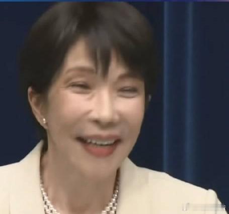 高市早苗称中国是重要邻国高市早苗嘴上称中国是重要邻国，表态看似释放缓和信号，但她