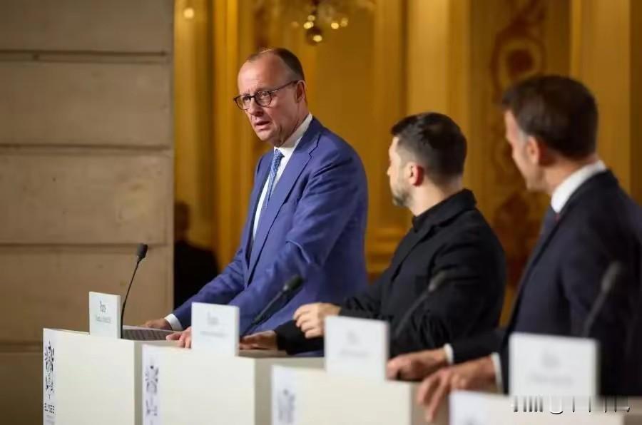 泽连斯基高兴坏了[看]
最近欧盟搞个“自由联盟”，认为乌克兰现在需要继续跟大鹅打