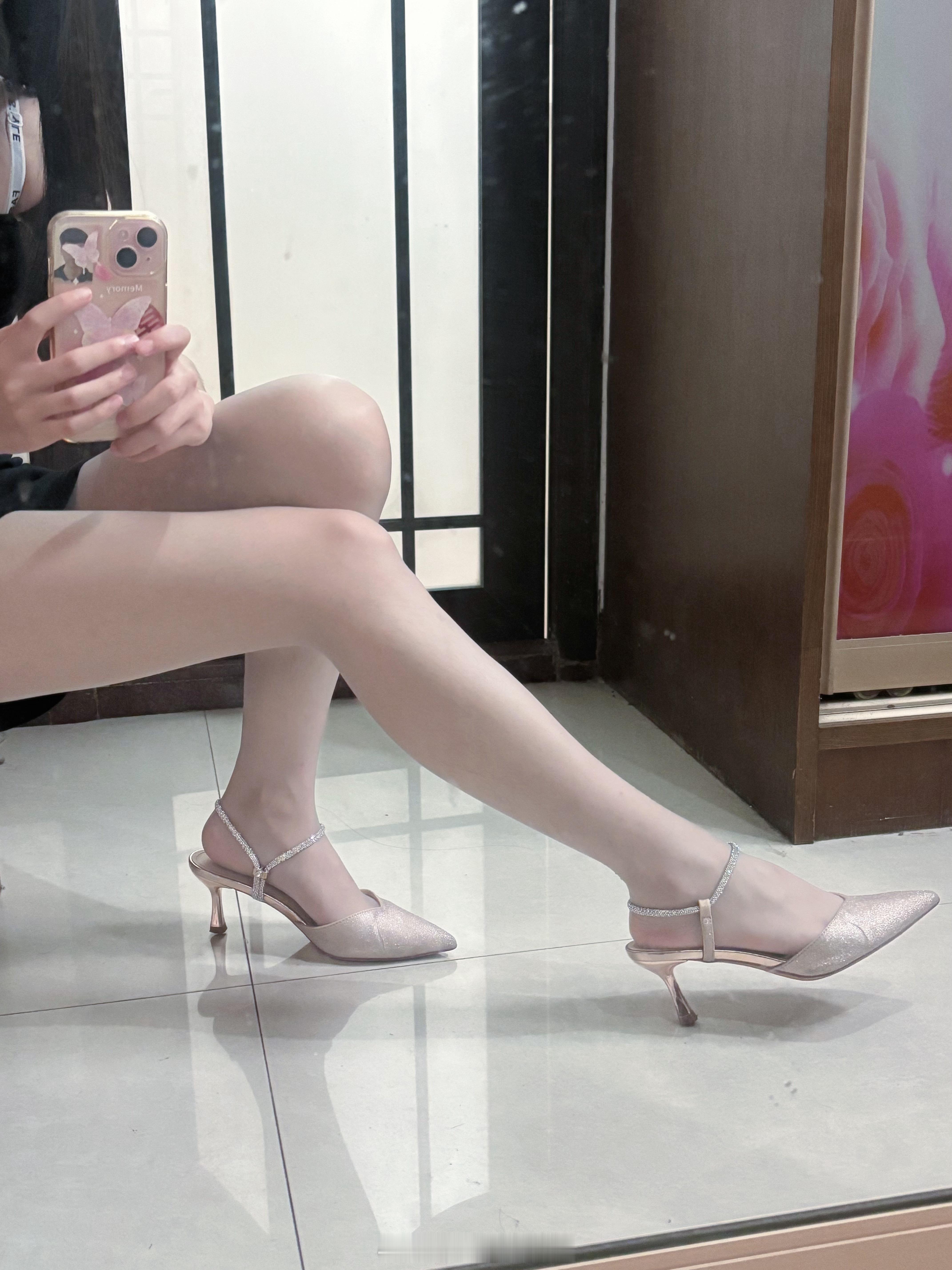 不管有多难，总会过去的拜拜了这家公司迎接更好的未来就像丝袜一样总要有新尝试，才会