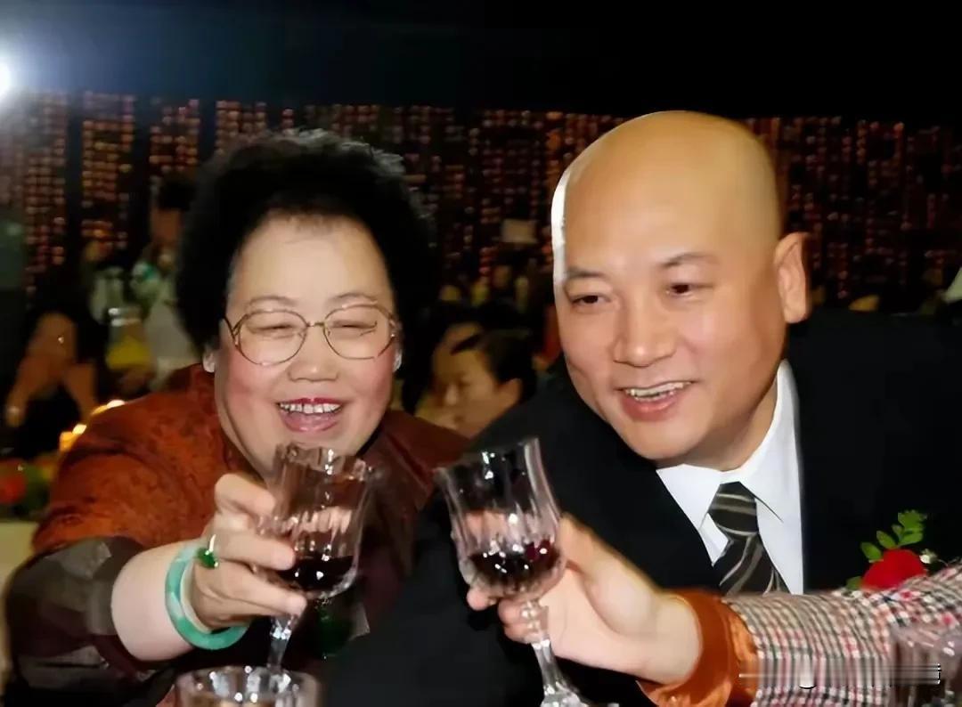 那些讽刺唐僧对陈丽华卑微过头的人，看到陈丽华的遗嘱安排之后，都默默的闭上了嘴。