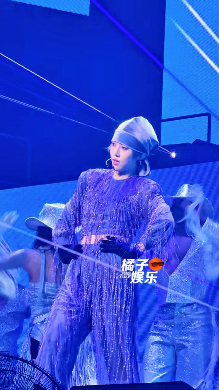 啊啊啊啊这个刘雨昕怎么这么会啊 跳着跳着舞wink了一下刘雨昕跳着跳着舞wink