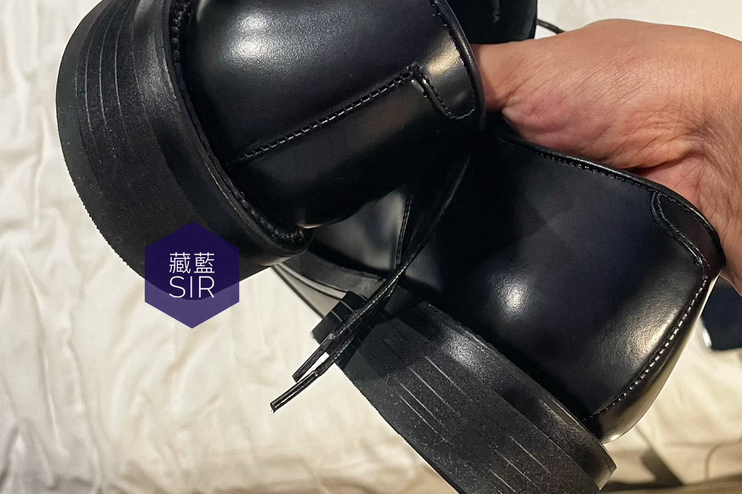 好看是真的，但是硌🦶也是真的[流鼻血]……Regal的后跟收尾设计，是真好看 