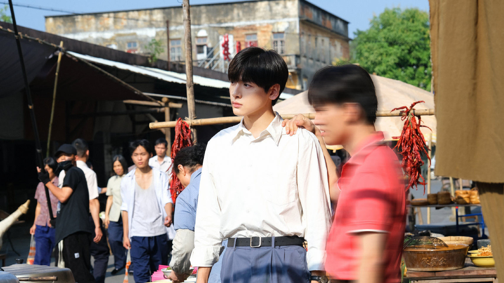 翟潇闻两集英雄救美三次你是周诚还是翟潇闻 翟潇闻新剧《你好1983》完全是深情小