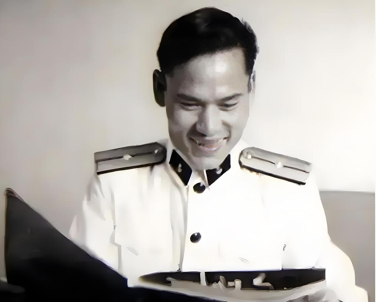 1964年，一艘美式机械化登陆艇从金门方向高速驶向厦门青屿岛，驻岛解放军发现后大