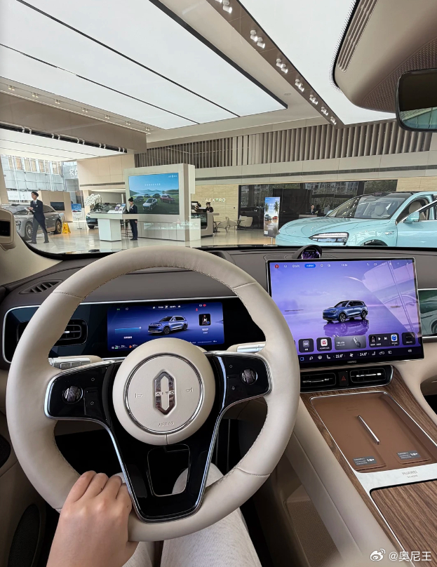 问界M7，空间真的能装！ 