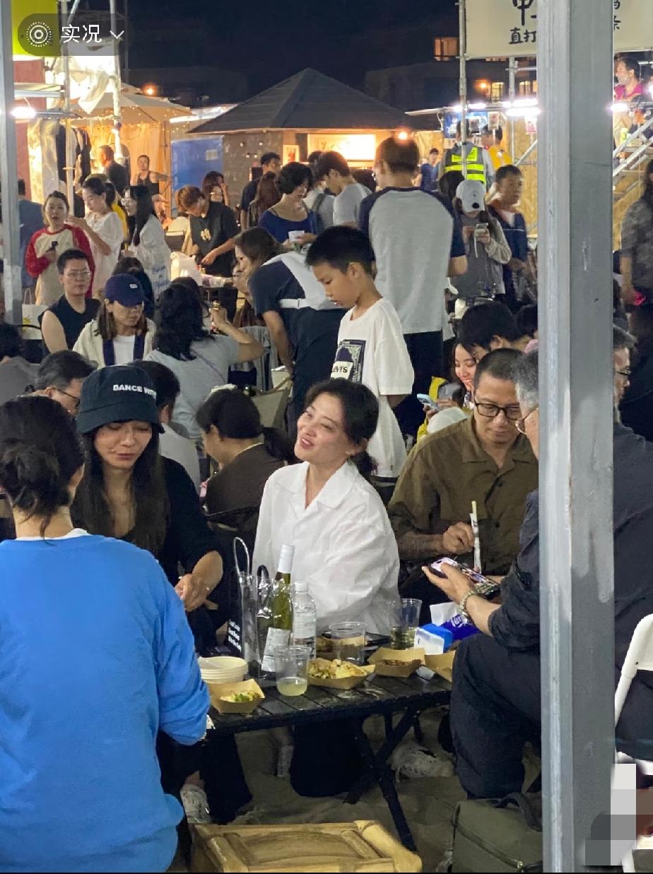 我滴个天乃！万万没想到啊！现实中的女神是这个样子的，岁月果真不饶人啊！