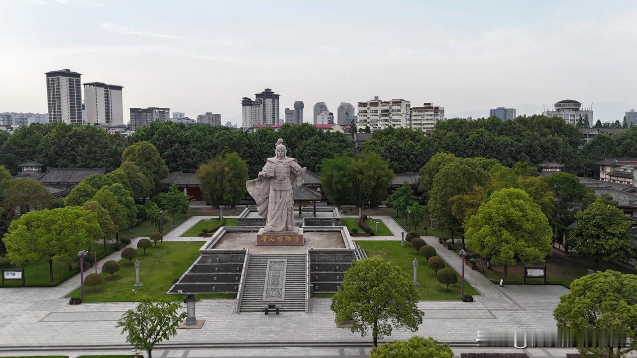 五月十八号在汉中城区接了一个景区推广，这是我第一次接广告恶心到我了，视频是不可能
