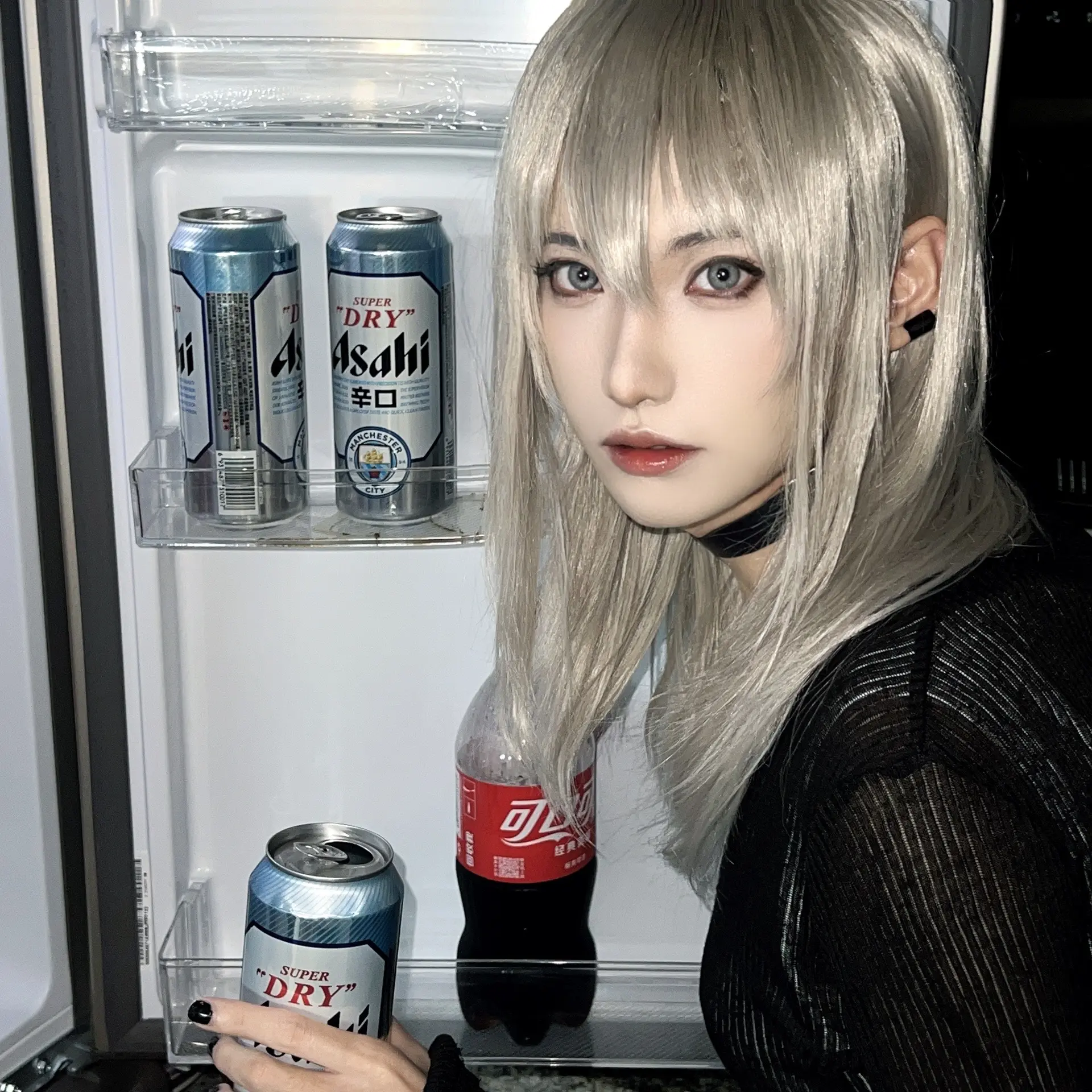 半夜起来偷🍺喝。
