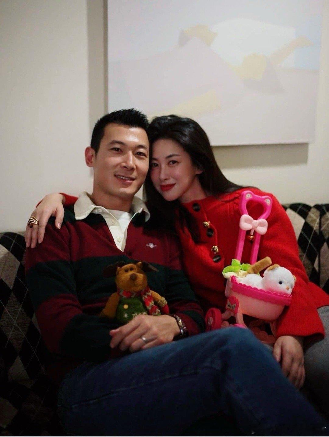 朱珠一直有种喝完红酒的微醺感，感觉红酒杯就应该焊在她手上 