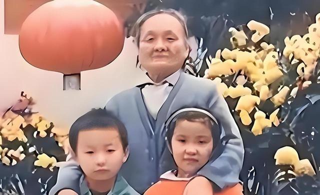 1966年，一对干部夫妻被带走，临走前把6个孩子托付给47岁的保姆高玉清，10年