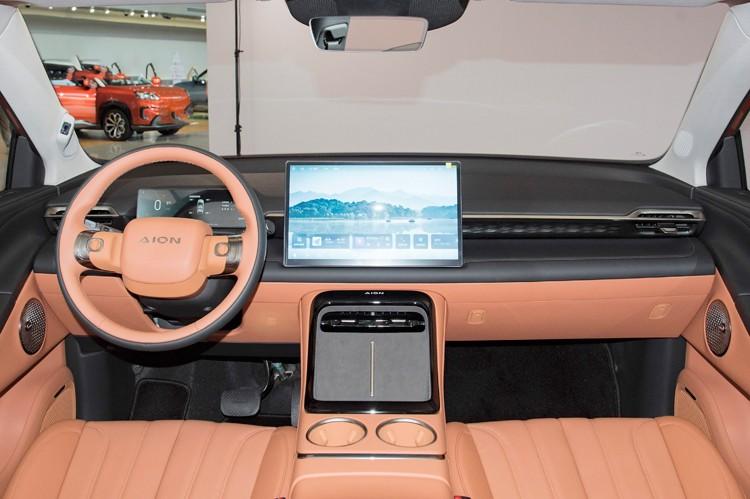 近日，网上有消息称，第二代AION V有望在7月23日上市，新车基于AEP纯电平