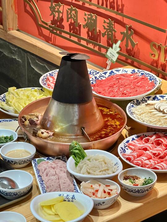 冬天和铜锅涮肉适配度💯