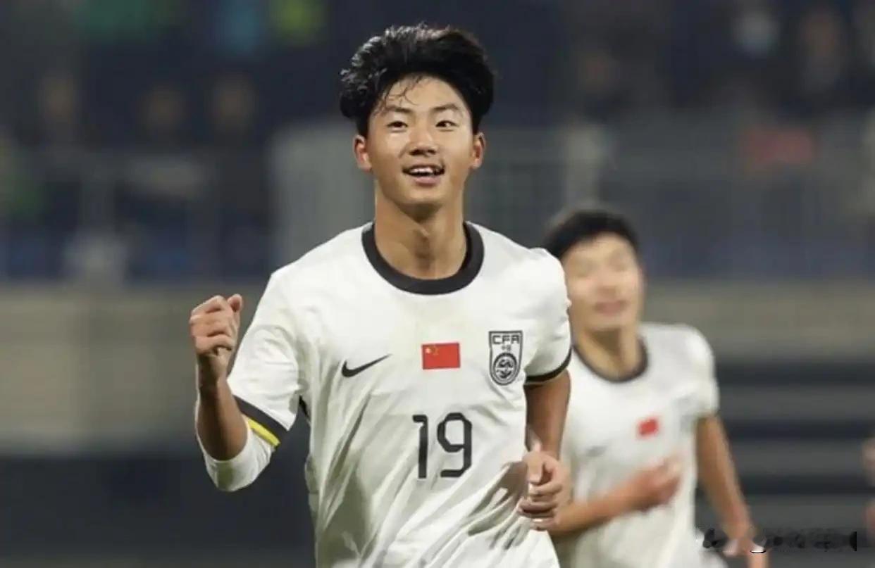 3-2绝杀阿森纳！中国U17踢出血性一战，替补奇兵补时封神

明日之星冠军杯今晚
