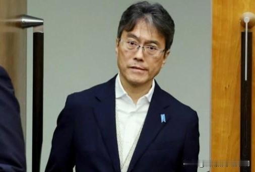 高市早苗的“头号自己人”被撤职！


据报道，近日日本官房长官首席秘书官茂木正被