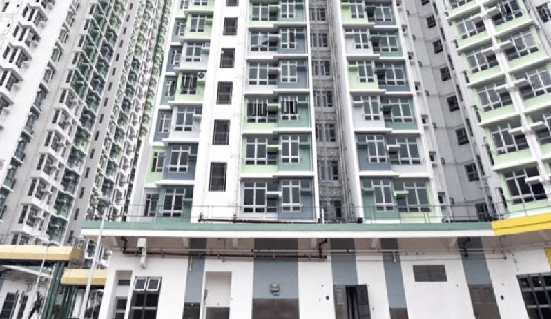 珍惜生命，今日（21日）凌晨零时1分，香港警方接获东涌满东邨满顺楼保安报案，一名