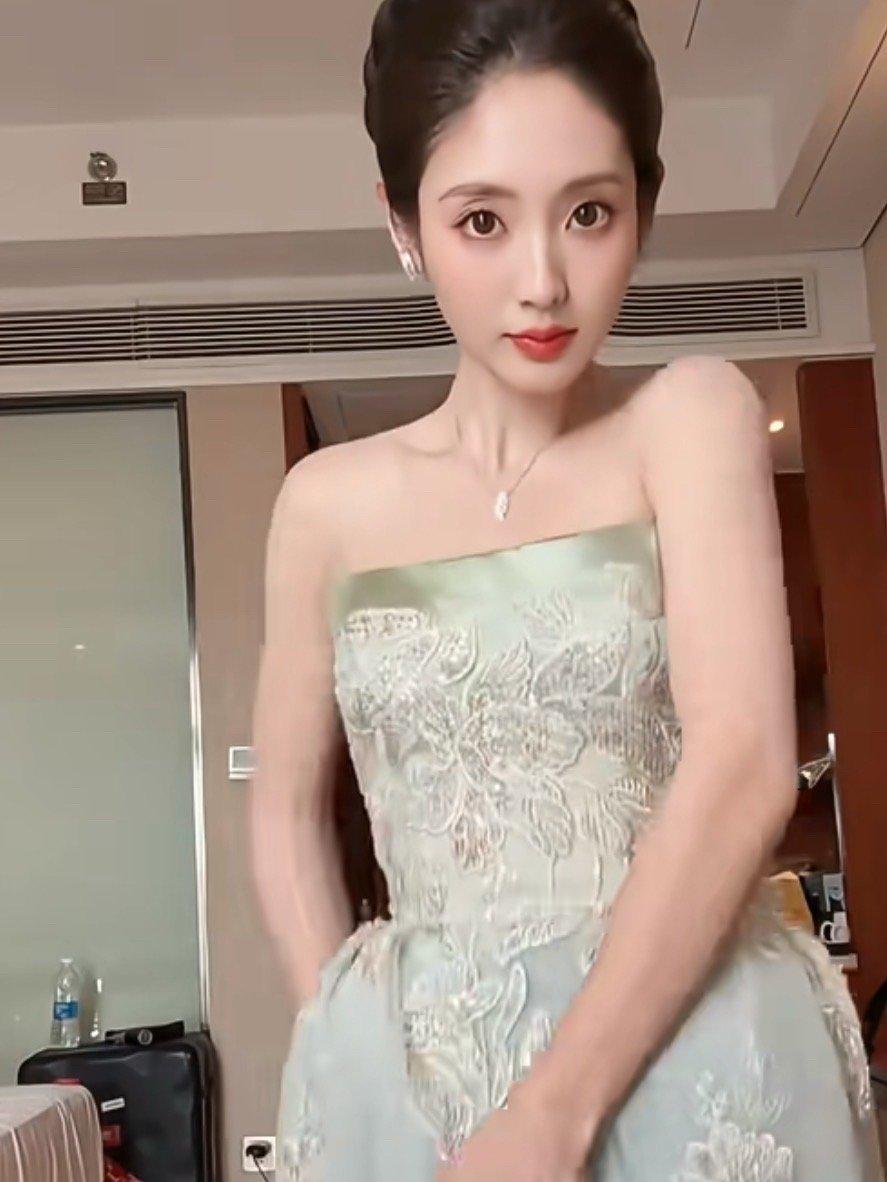 邢菲又穿礼服跳舞了邢菲内场状态 邢菲 