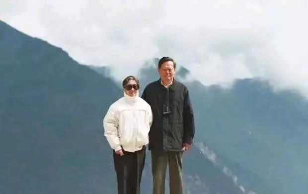 1997 年，杜致礼生了一场大病，他在医院做了手术，切除了软组织的肿瘤。后来，经