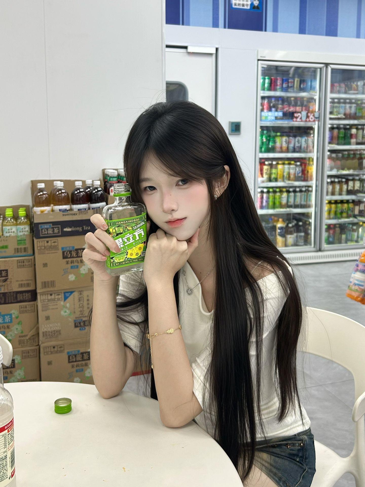 想逃离这个世界 却发现还有一个你。果立方果立方水溶C 