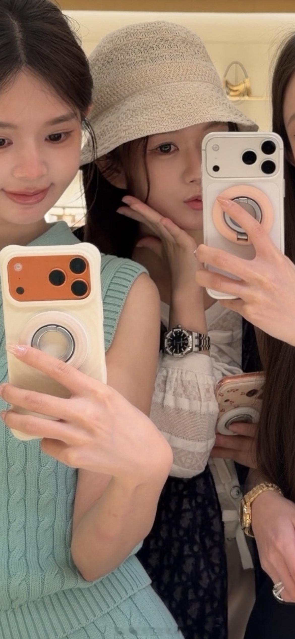 消费升级，越来越多好看的小姐姐用上了最新款iPhone！ 