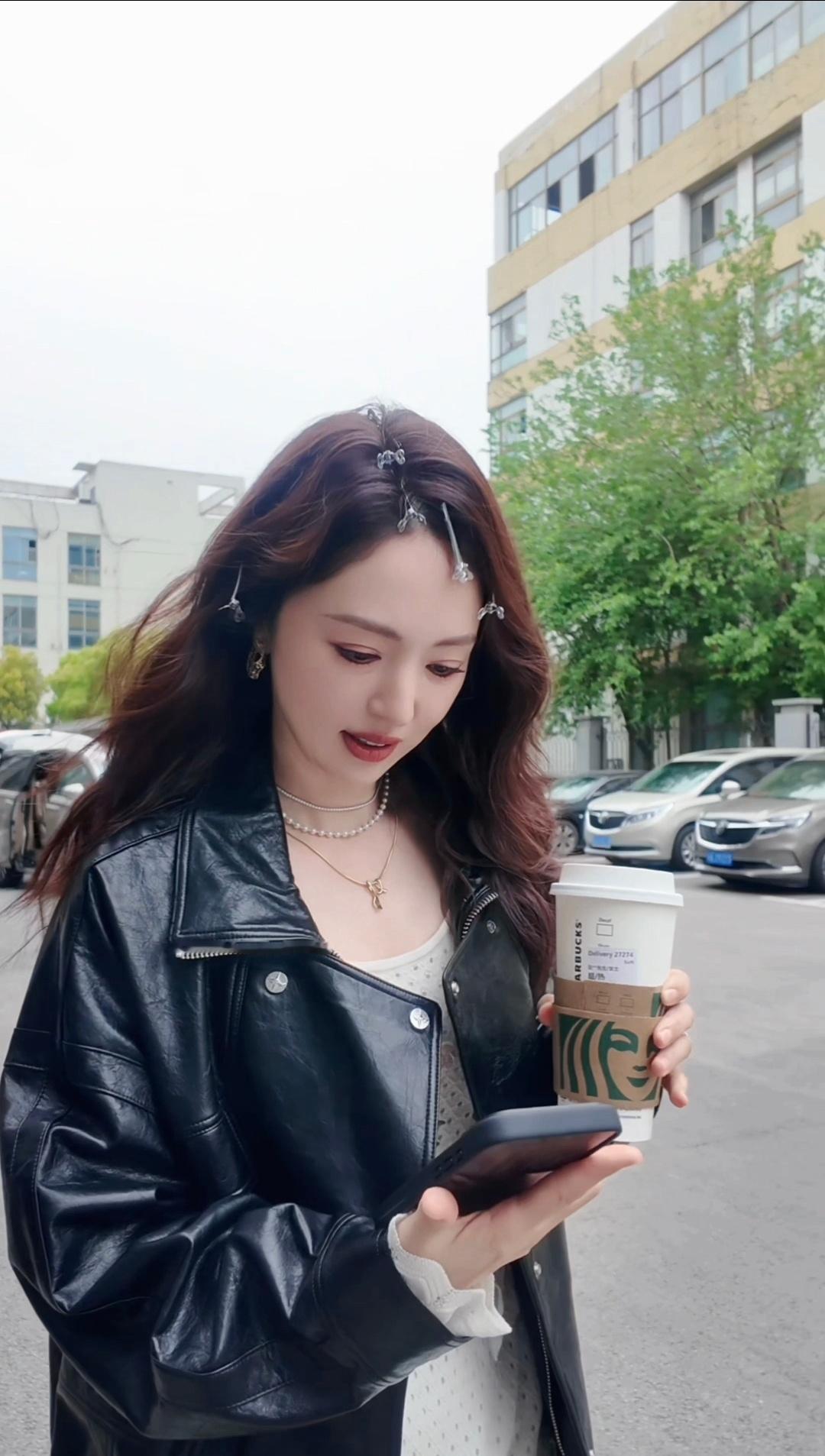 董璇又上恋综给张维伊上压力了半熟恋人追《半熟恋人5》就为看董璇！她一出场感觉张维