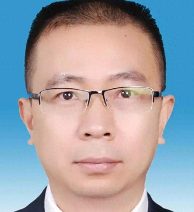 舆论之所以对此有点争议，主要是因为作为一名正处级干部，云南省文山州住房公积金中心