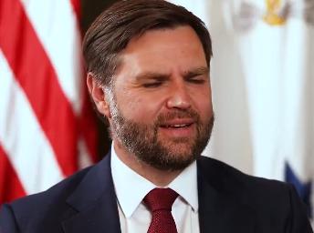 万斯呼吁埃隆·马斯克在中期选举前重新回归MAGA阵营。

“我认为他试图与总统决