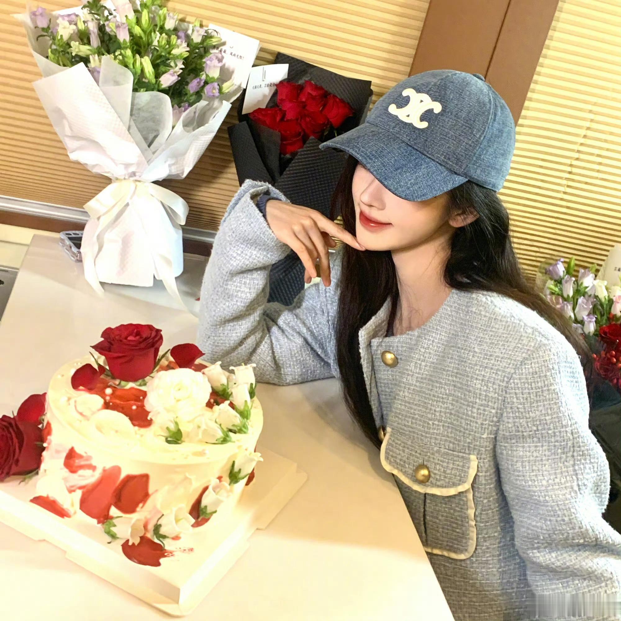 🍊💙jjy 鞠婧祎阿黛🍊💙jjy鞠婧祎来战“时间啃噬距离每一秒我们都在靠