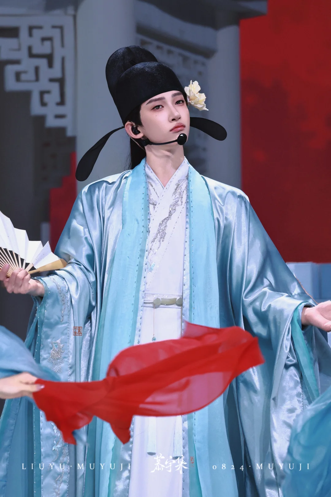 簪花少年郎，风雅气自出