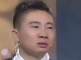 江苏高二男孩，爸爸去世、妈妈改嫁、奶奶病逝，男孩竟自暴自弃，荒废学业。谁知，他去