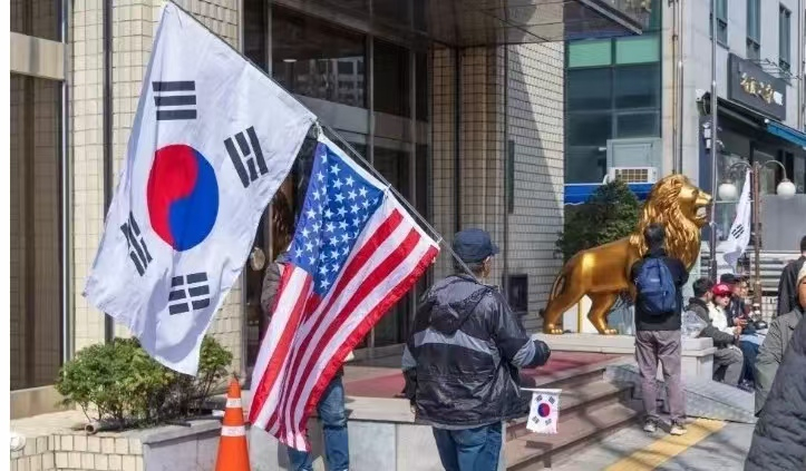 精神上的狗链和肉体上的锁链 ​​​
