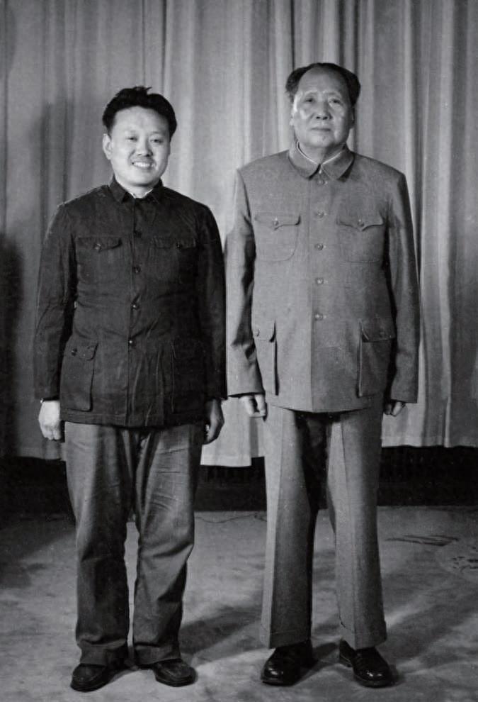 60年除夕夜，毛主席吃了一口葱花饼，放下筷子厉声道：把厨师喊来
60年2月7日，