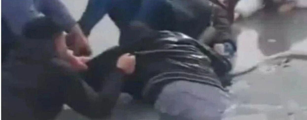 【大年初一，父子掉进冰窟窿！他匍匐冰面，2分钟救起！】 ​​​