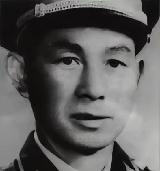 就因为结婚报告没批，长征老红军一怒之下擅自离队，结果刚出门就被鬼子抓了！更绝的是