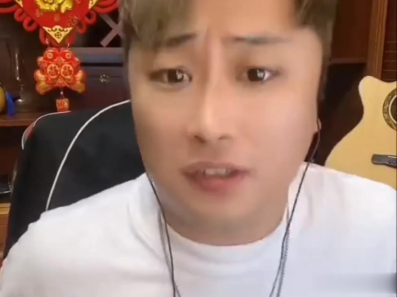 寂寞哥直言，由于巴子头一段时间孤军奋战，明目张胆的干全网情感主播，现在全网情感主