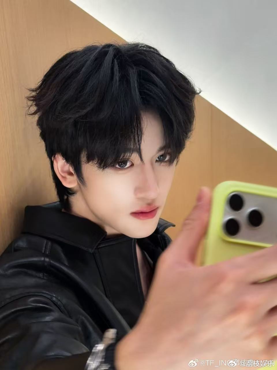 邓佳鑫刚好不记得上线 刷到邓佳鑫新歌上线的消息，瞬间激动住了！《刚好不记得》终于