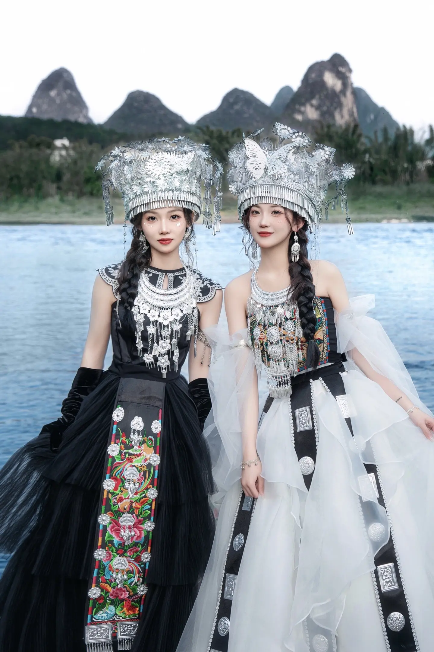 阳朔这套苗族婚纱太适合闺蜜👭一起拍啦！