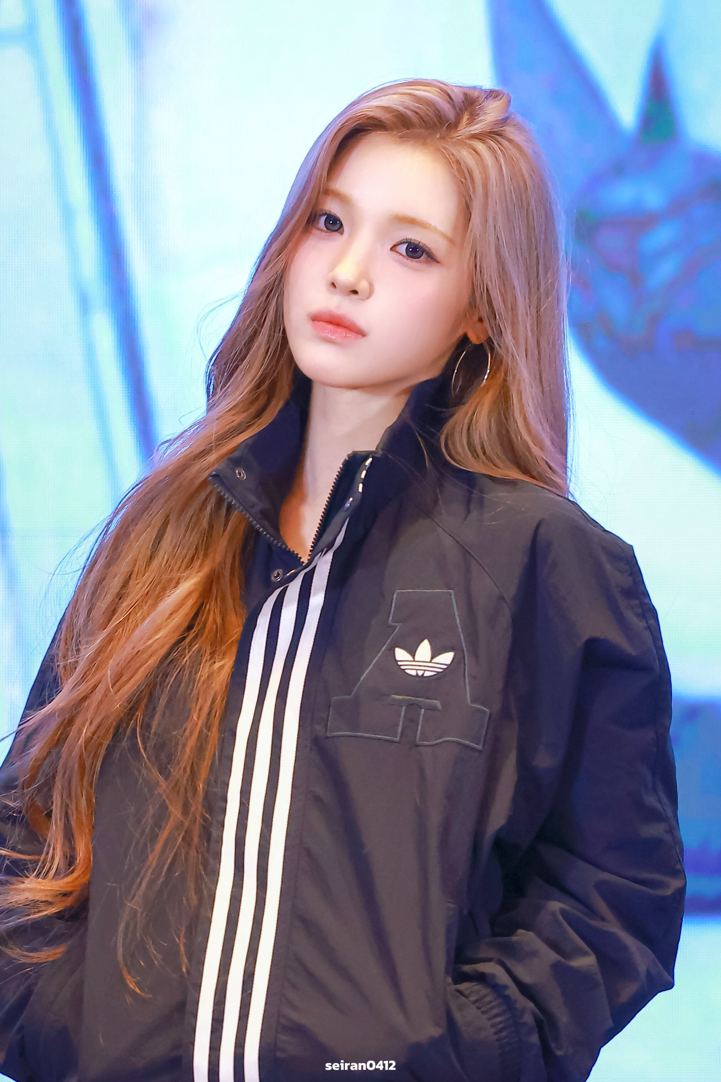 阿迪女你赢了行不！.