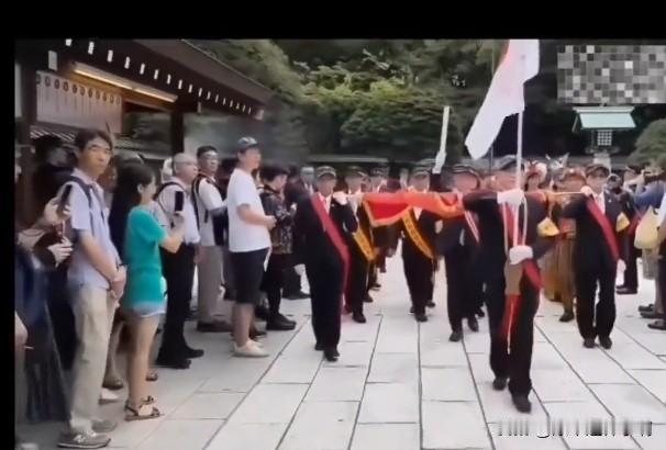8·15刺痛人心！台湾少数团体赴靖国神社搞参拜，民族底线不容践踏
 
笔者ahw
