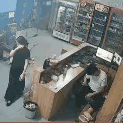 婚姻的基础是相互信任，这样相互查岗有意思吗，这样整天防着对方不累吗？
